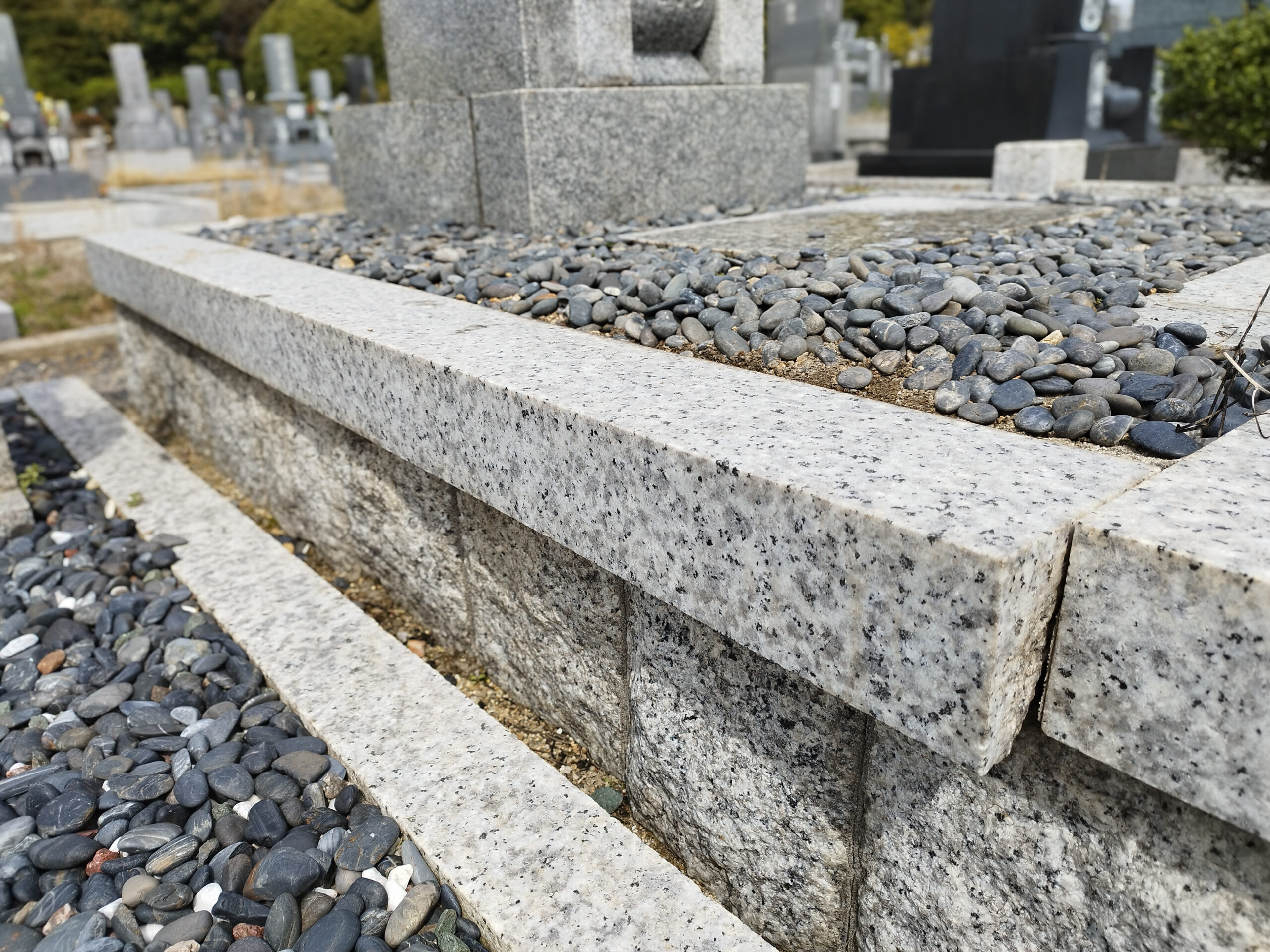 耐震補強で、揺れに強い墓